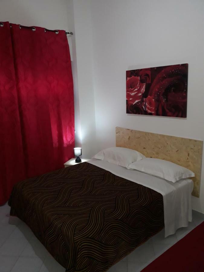 Rooms Center Wolf - Matrimoniale E Comunicanti 마테라 외부 사진